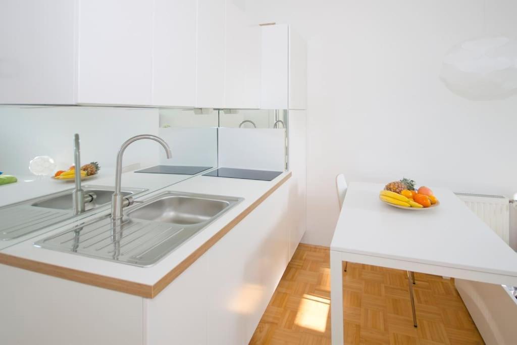 The Cute, Sunny Apartment In The Center +P Ljubljana Extérieur photo